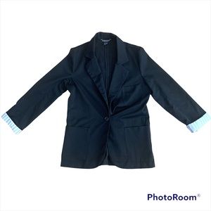 Classic cuffed black blazer